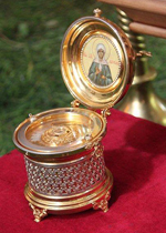 Ковчежец с мощами святой Матроны Московской